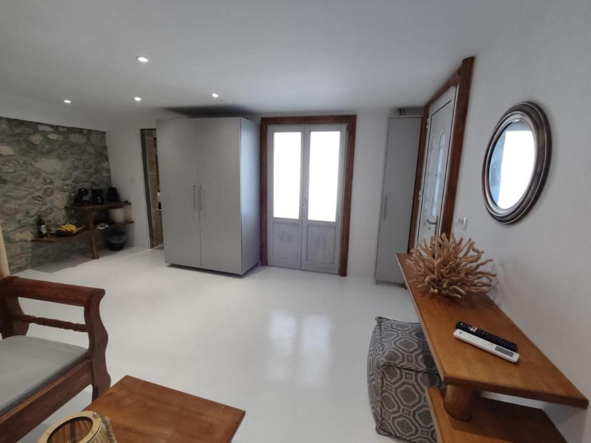Woodstone Studios & Apartments Santorini Pírgosz Kültér fotó