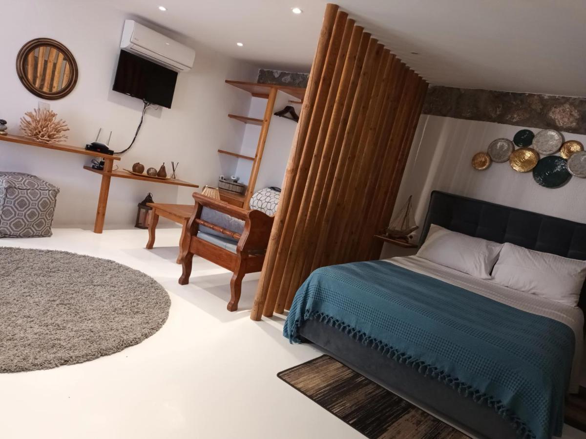 Woodstone Studios & Apartments Santorini Pírgosz Kültér fotó