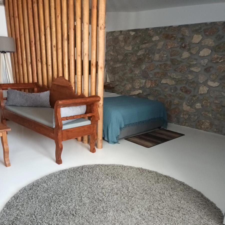 Woodstone Studios & Apartments Santorini Pírgosz Kültér fotó